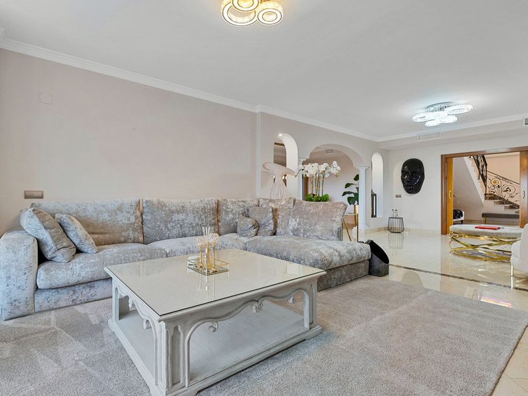 Villa for Sale in Benalmadena Costa, Malaga 11