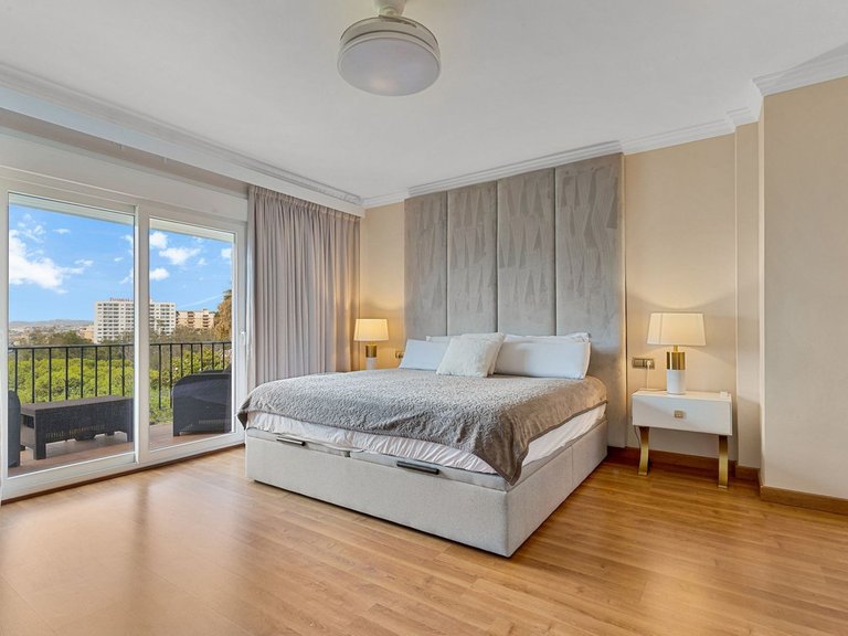 Villa for Sale in Benalmadena Costa, Malaga 20