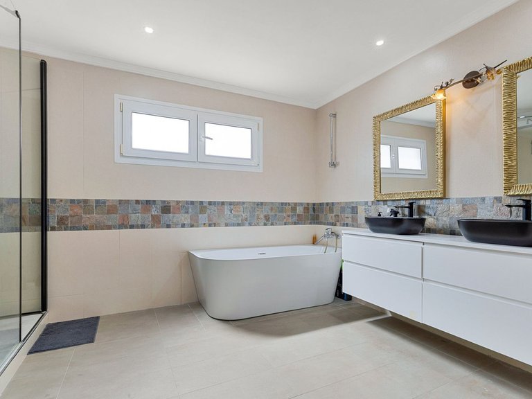 Villa for Sale in Benalmadena Costa, Malaga 23