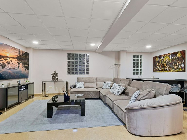 Villa for Sale in Benalmadena Costa, Malaga 28