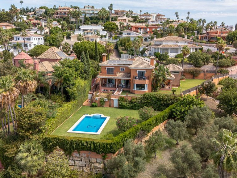 Villa for Sale in Benalmadena Costa, Malaga 3