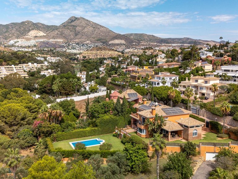 Villa for Sale in Benalmadena Costa, Malaga 35