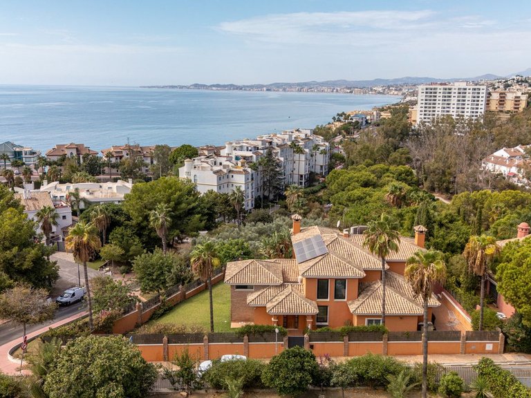 Villa for Sale in Benalmadena Costa, Malaga 4