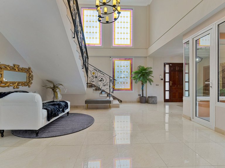 Villa for Sale in Benalmadena Costa, Malaga 9