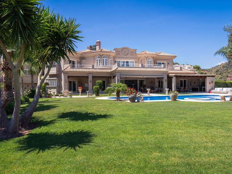 Villa for Sale in Marbella, Malaga 1