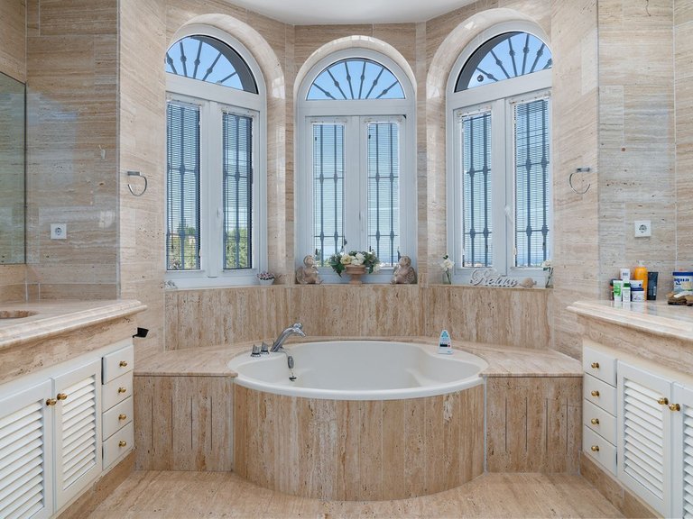 Villa for Sale in Marbella, Malaga 22