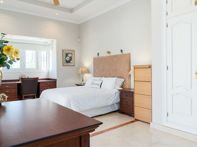 Villa for Sale in Marbella, Malaga 28