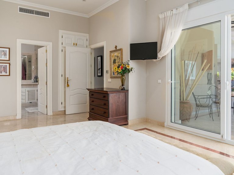 Villa for Sale in Marbella, Malaga 29