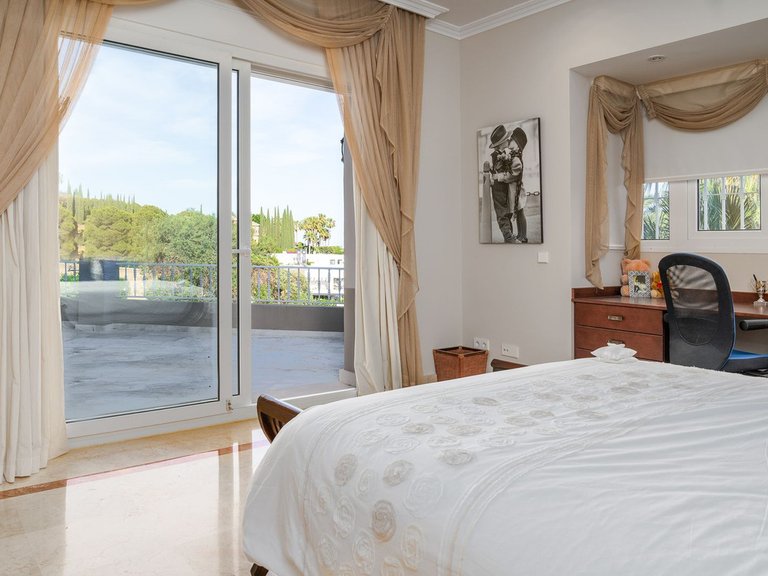 Villa for Sale in Marbella, Malaga 31