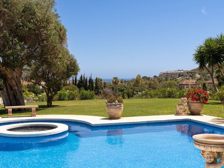Villa for Sale in Marbella, Malaga 37