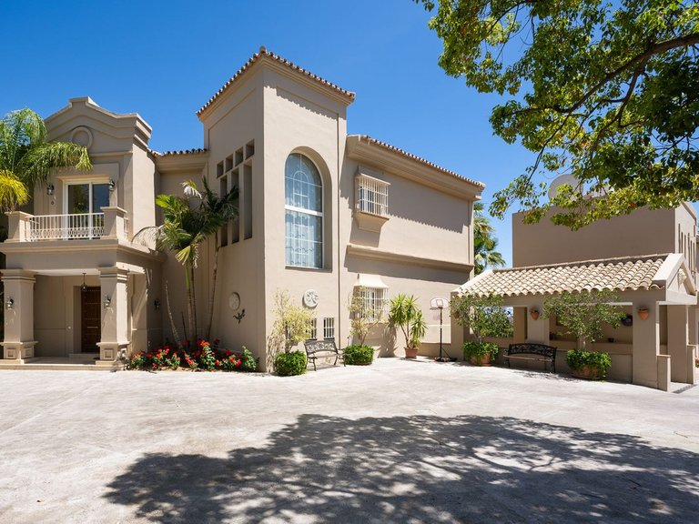 Villa for Sale in Marbella, Malaga 40