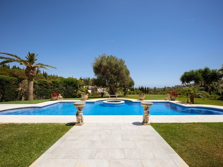 Villa for Sale in Marbella, Malaga 41