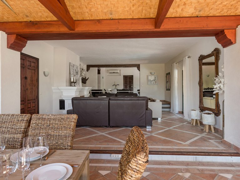 Villa for Sale in Benahavís, Malaga 10