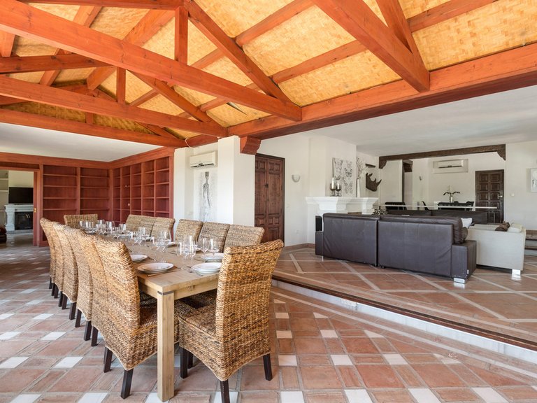 Villa for Sale in Benahavís, Malaga 11