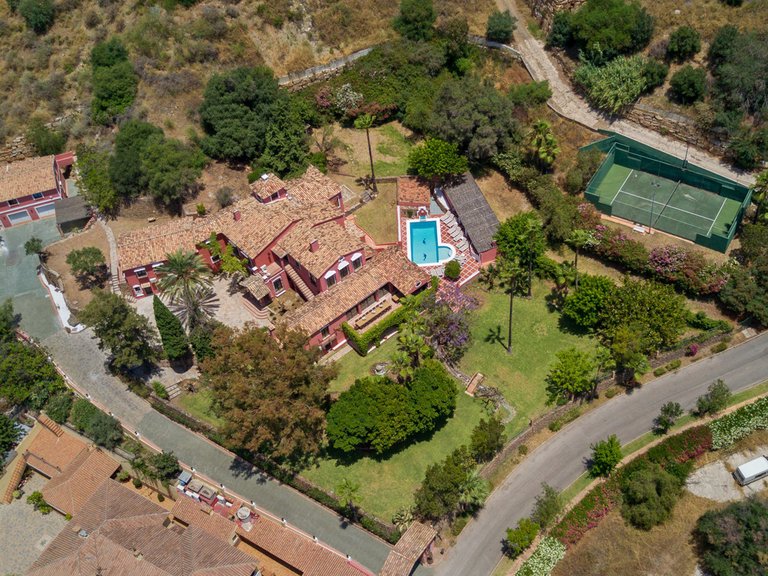 Villa for Sale in Benahavís, Malaga 2