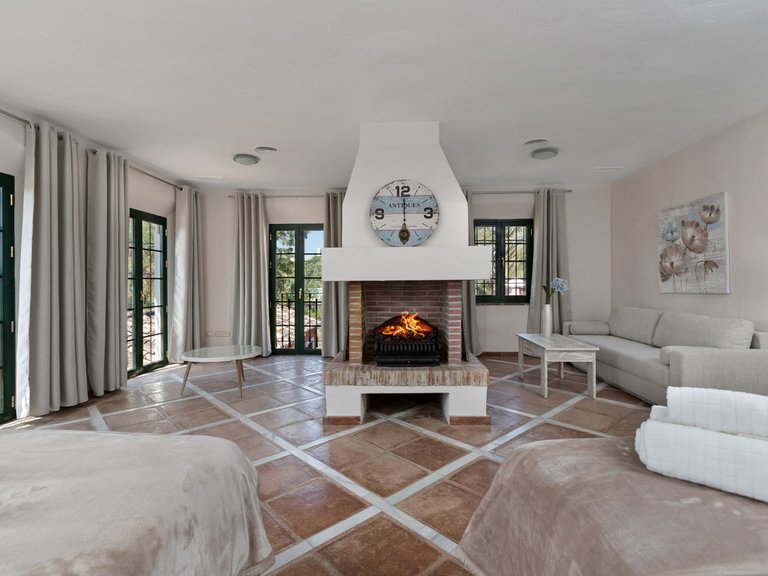 Villa for Sale in Benahavís, Malaga 23