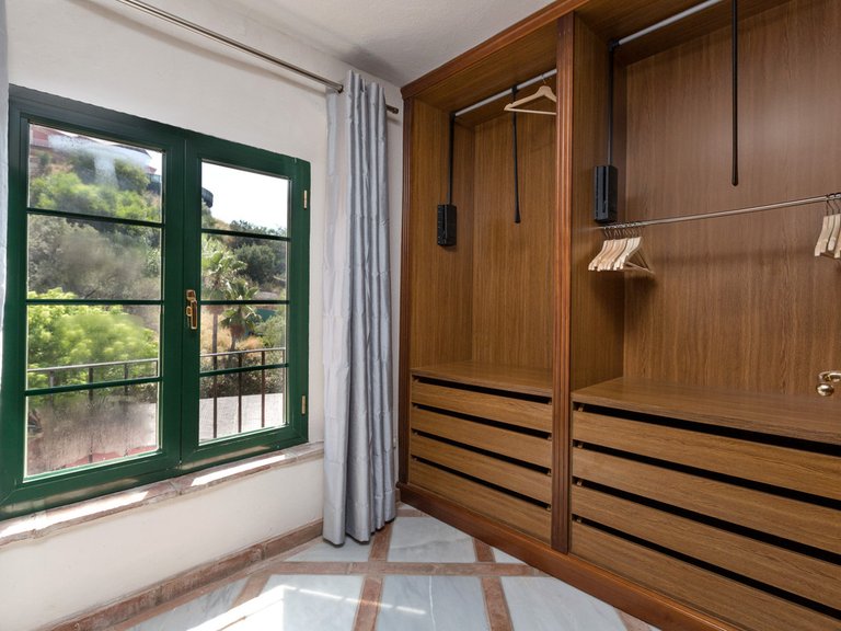 Villa for Sale in Benahavís, Malaga 24