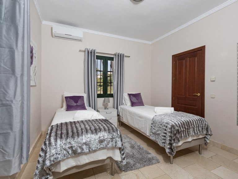 Villa for Sale in Benahavís, Malaga 28