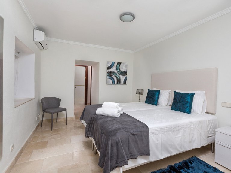 Villa for Sale in Benahavís, Malaga 30
