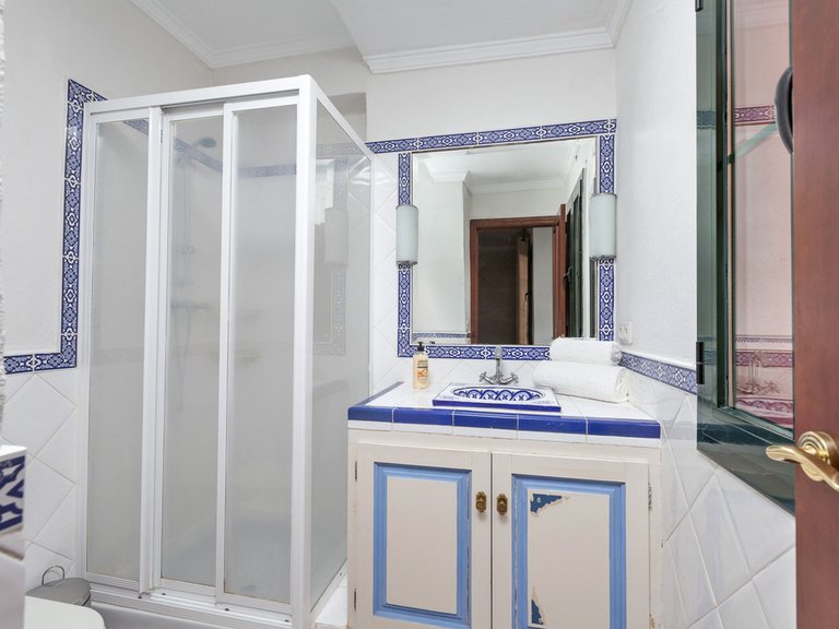 Villa for Sale in Benahavís, Malaga 33