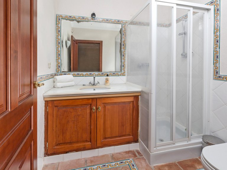 Villa for Sale in Benahavís, Malaga 35