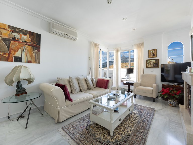 Apartment for Sale in Nueva Andalucía, Malaga 1
