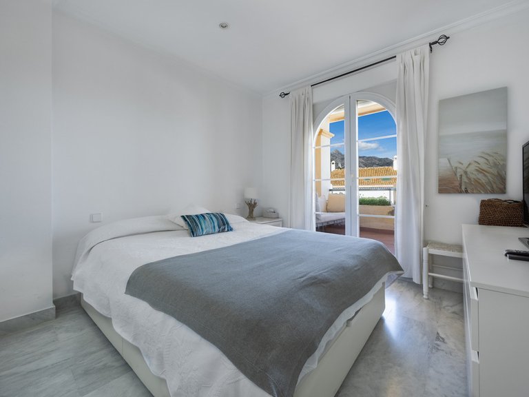 Apartment for Sale in Nueva Andalucía, Malaga 12
