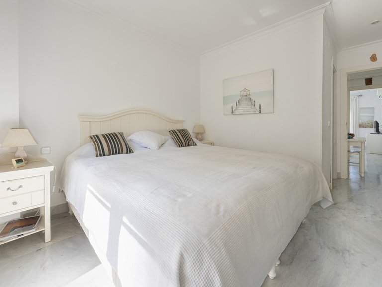 Apartment for Sale in Nueva Andalucía, Malaga 17
