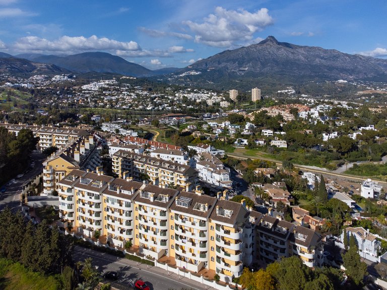 Apartment for Sale in Nueva Andalucía, Malaga 20