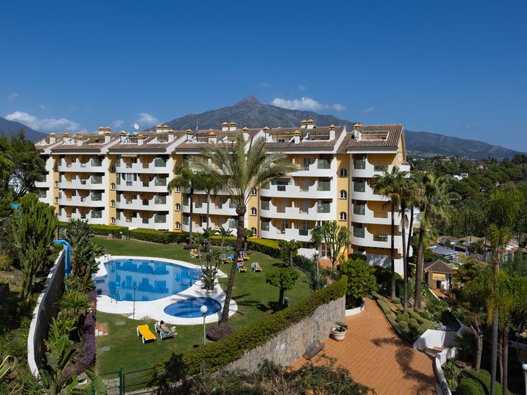 Apartment for Sale in Nueva Andalucía, Malaga 23