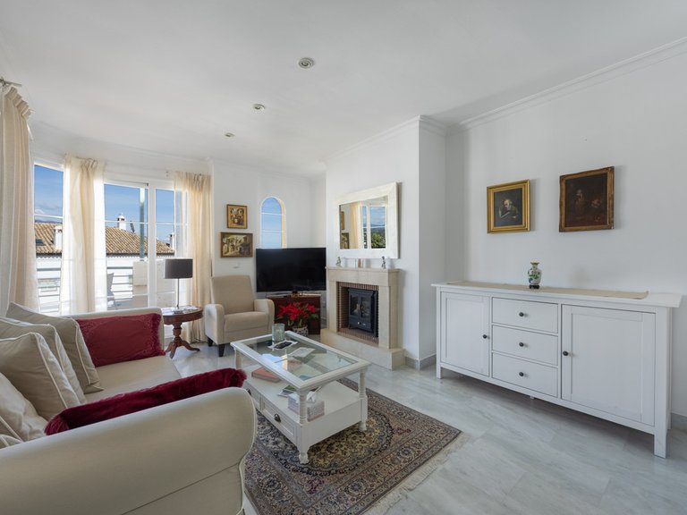 Apartment for Sale in Nueva Andalucía, Malaga 6