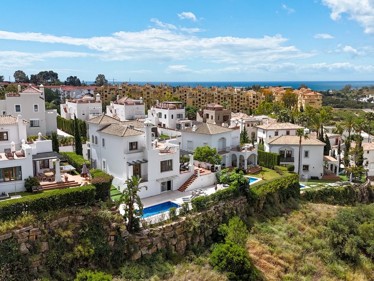 Villa for Sale in Estepona, Malaga 11