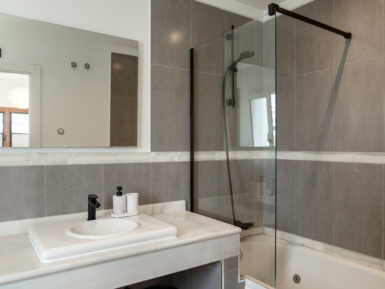 Villa for Sale in Estepona, Malaga 12