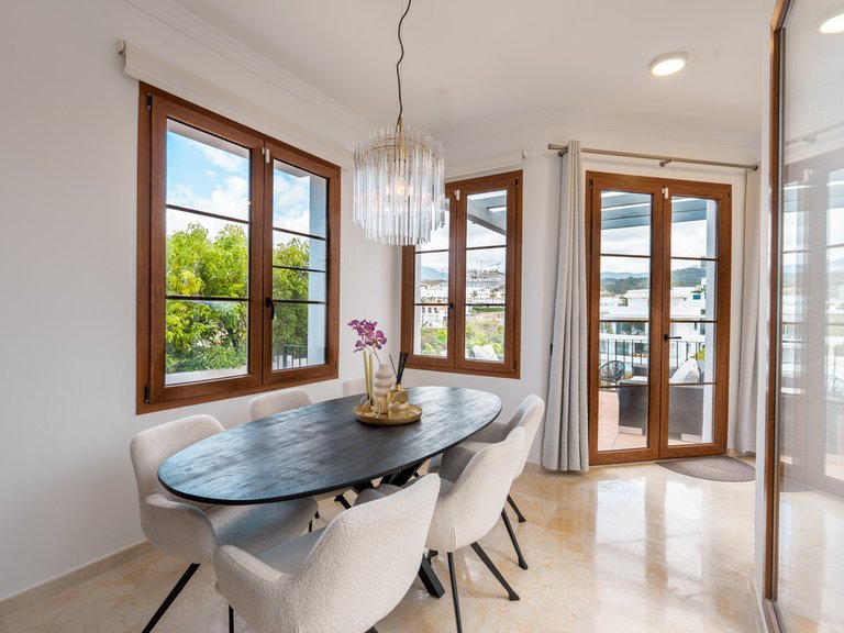 Villa for Sale in Estepona, Malaga 2