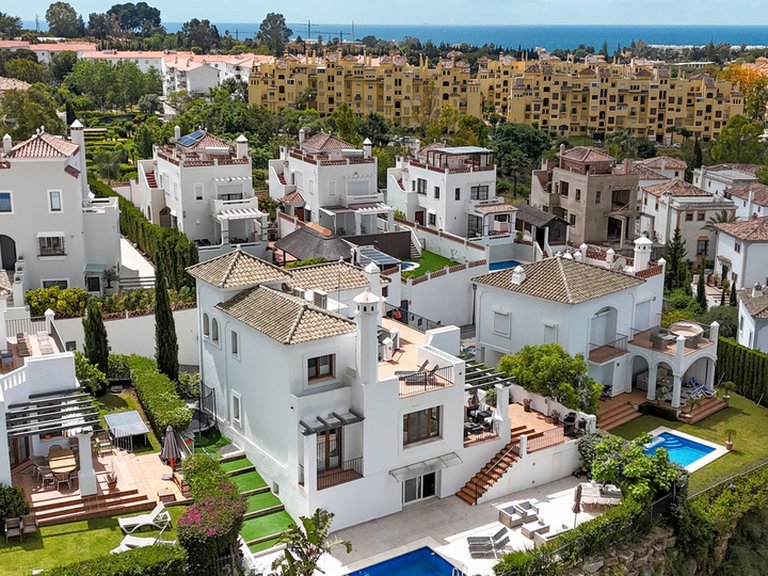 Villa for Sale in Estepona, Malaga 25