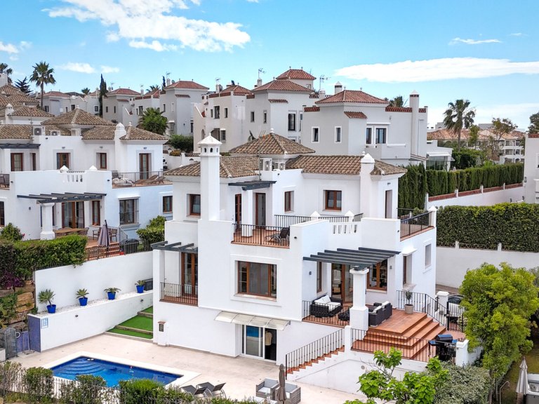 Villa for Sale in Estepona, Malaga 32