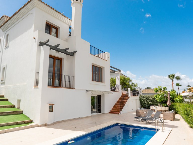 Villa for Sale in Estepona, Malaga 34