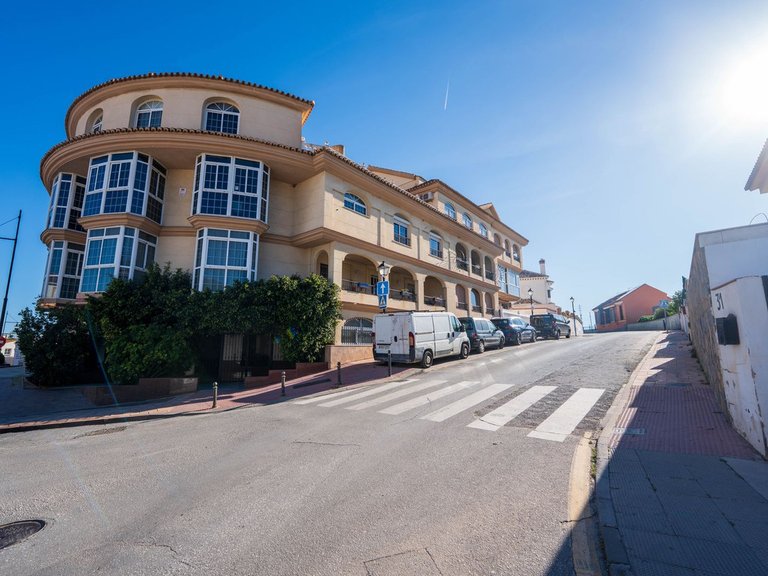 Apartment for Sale in Los Pacos, Malaga 1