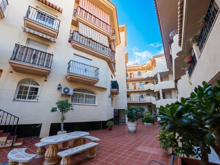 Apartment for Sale in Los Pacos, Malaga 47