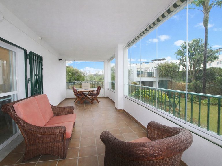Villa for Sale in Miraflores, Malaga 11