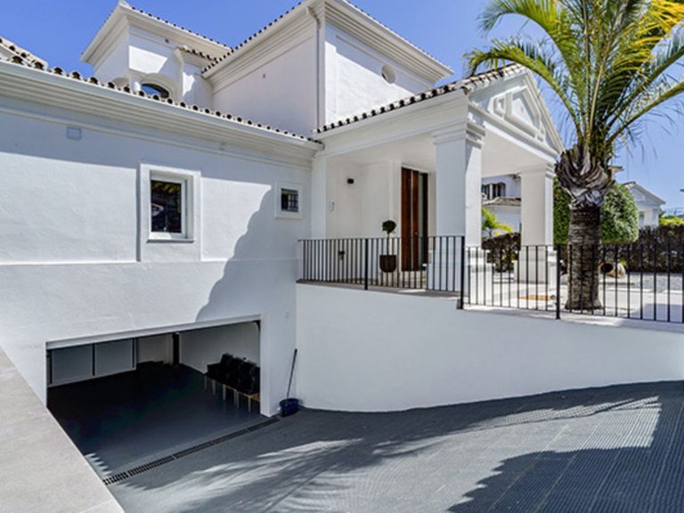 Villa for Sale in Nueva Andalucía, Malaga 20