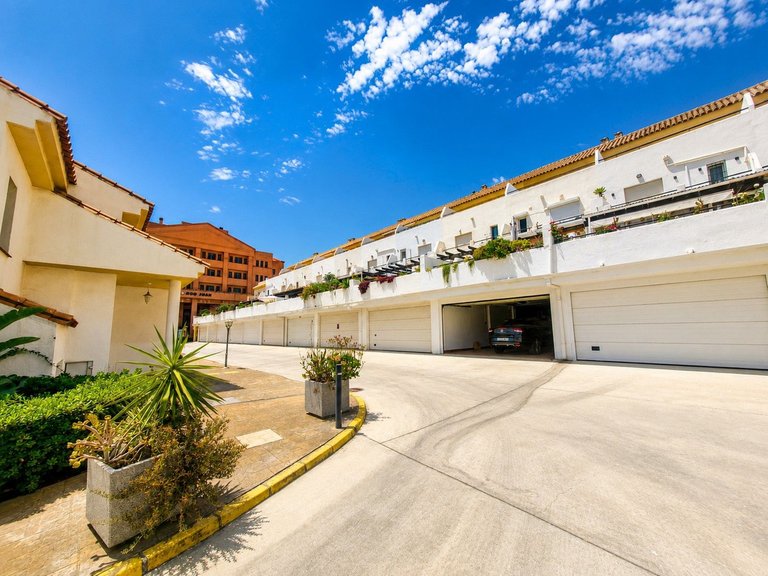 Villa for Sale in La Duquesa, Malaga 18
