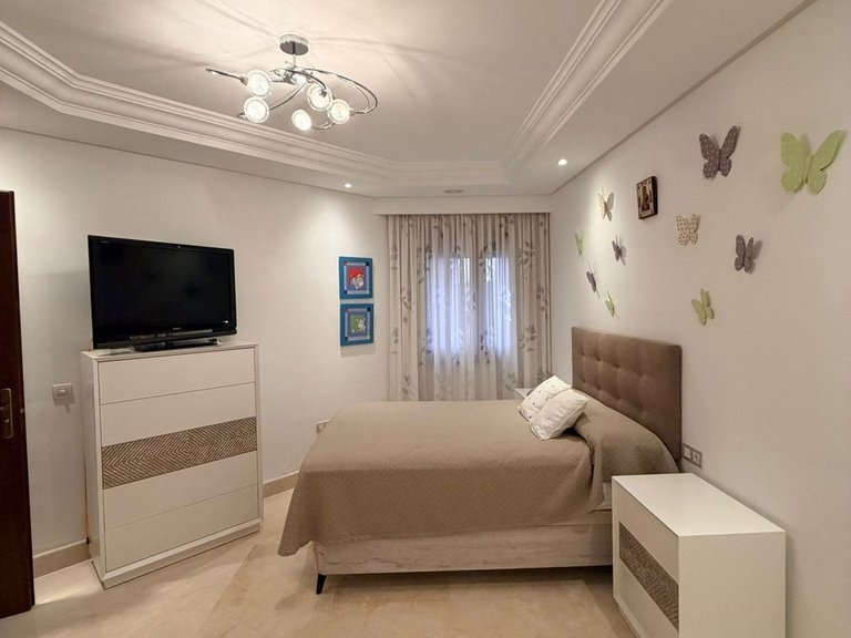 Apartment for Sale in New Golden Mile, Malaga 13