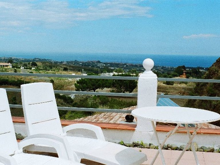 Villa for Sale in Estepona, Malaga 3