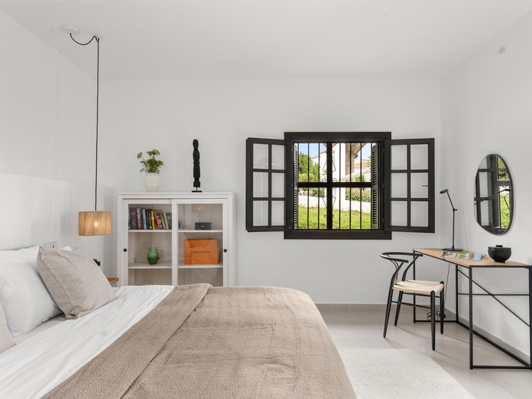 Apartment for Sale in Nueva Andalucía, Malaga 16