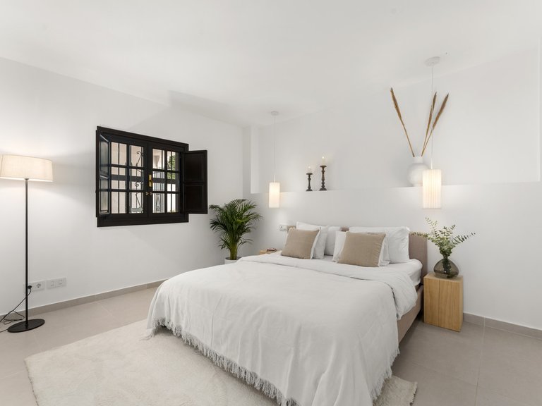 Apartment for Sale in Nueva Andalucía, Malaga 21