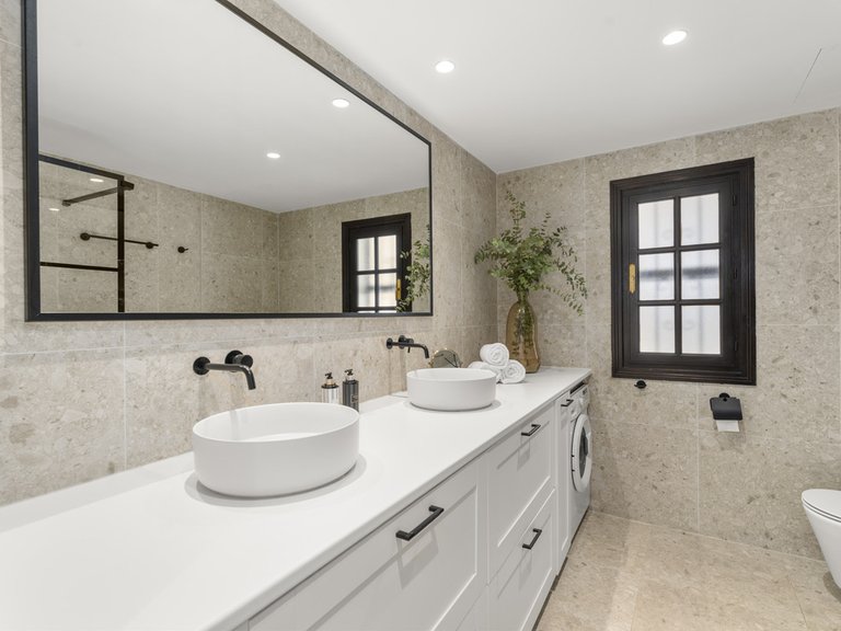 Apartment for Sale in Nueva Andalucía, Malaga 24