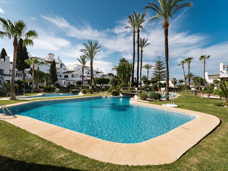 Apartment for Sale in Nueva Andalucía, Malaga 29