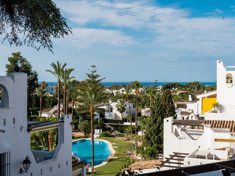 Apartment for Sale in Nueva Andalucía, Malaga 30