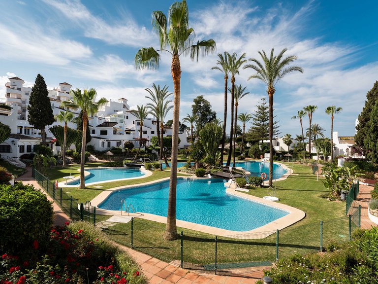 Apartment for Sale in Nueva Andalucía, Malaga 31